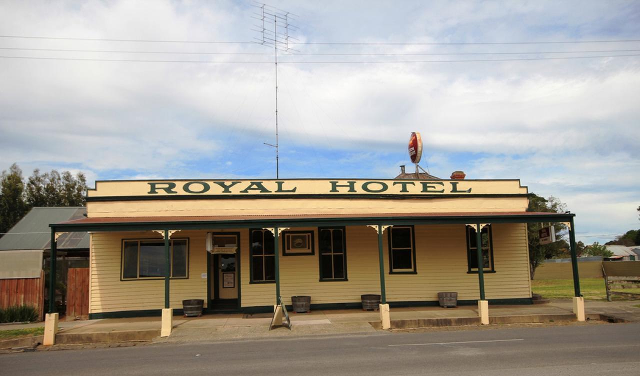 Royal Hotel Snake Valley Exteriör bild