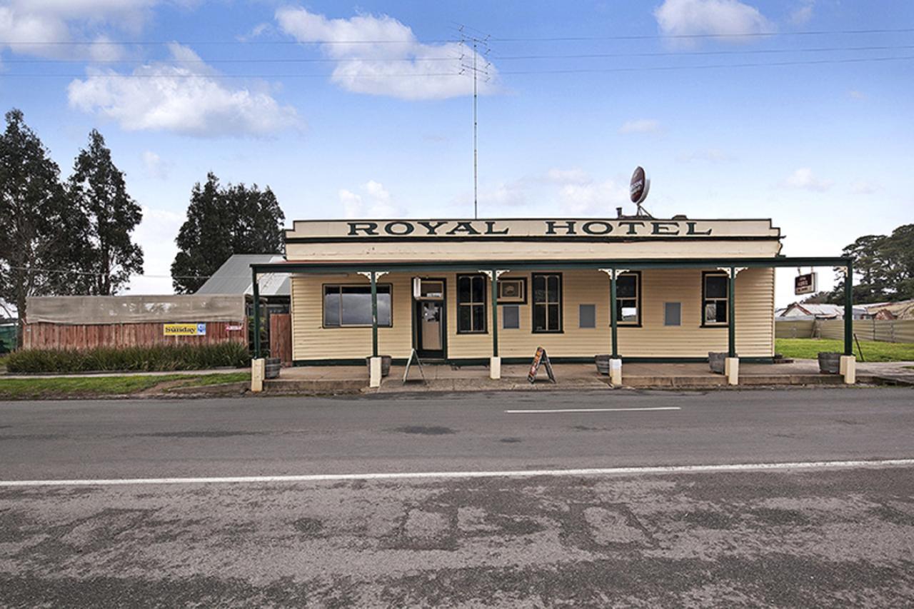 Royal Hotel Snake Valley Exteriör bild